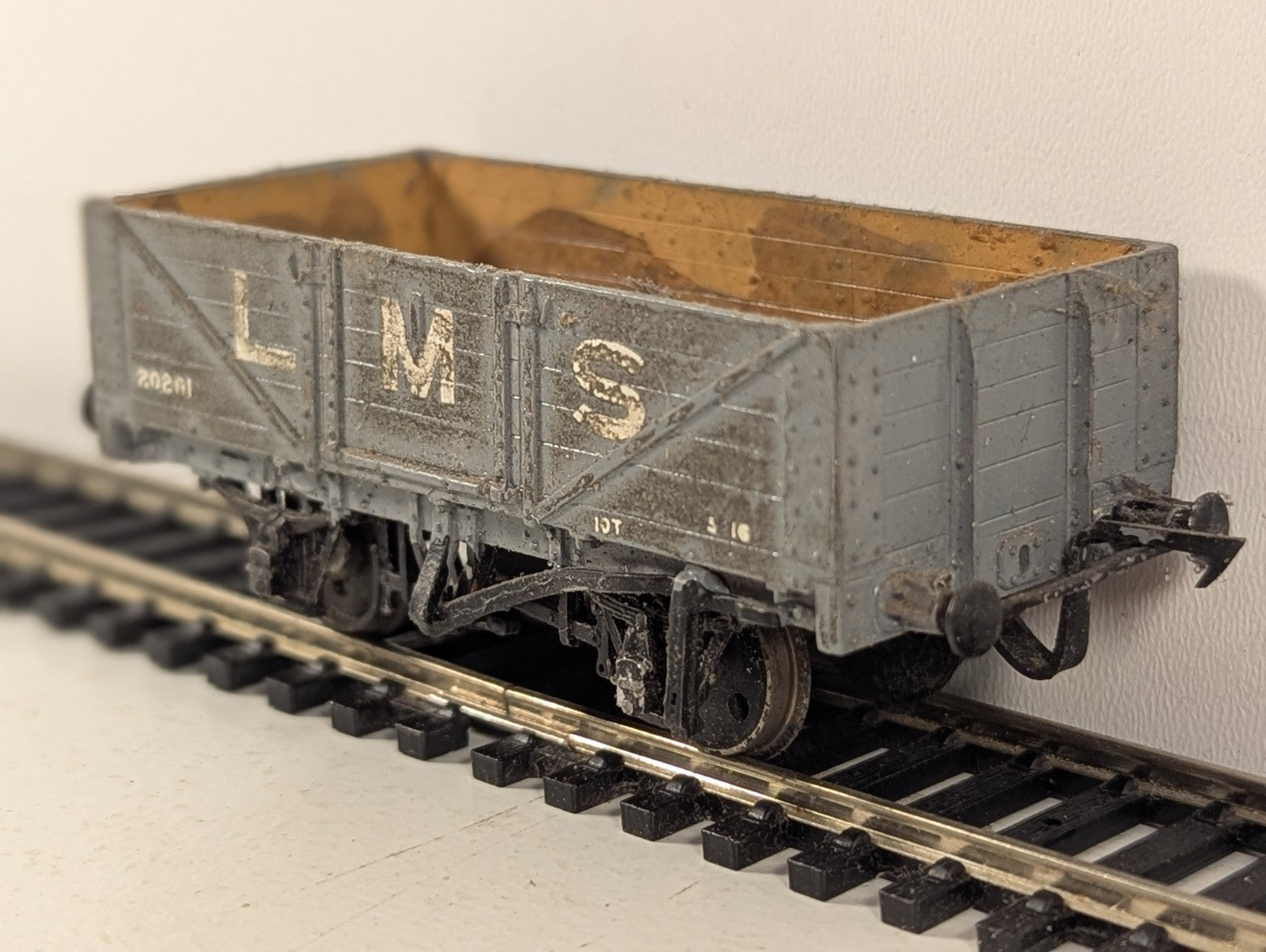 Kit-built OO Gauge 5 Plank Open Wagon Goods Wagon 20261 LMS Grey