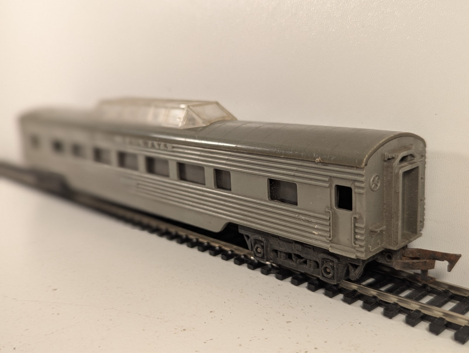 Tri-ang R.25 OO Gauge Transcontinental Vista Dome Coach - Damaged Lettering