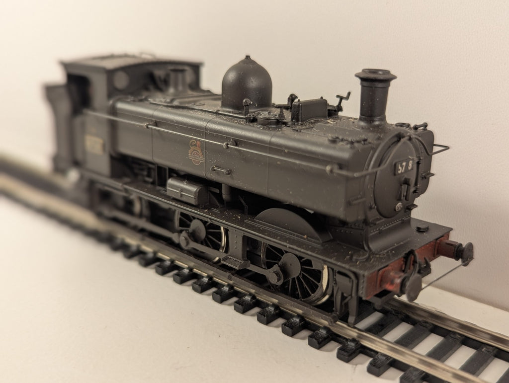 Mainline GWR 57xx / 8750 Class 0-6-0PT No. 8718 in BR Black