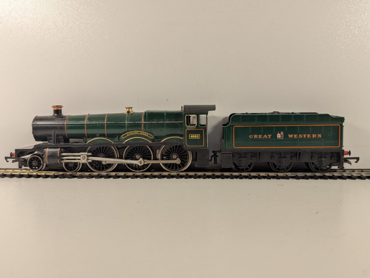 Hornby OO Gauge Class 4900 'Albert Hall' Steam Locomotive 4983 GWR Livery