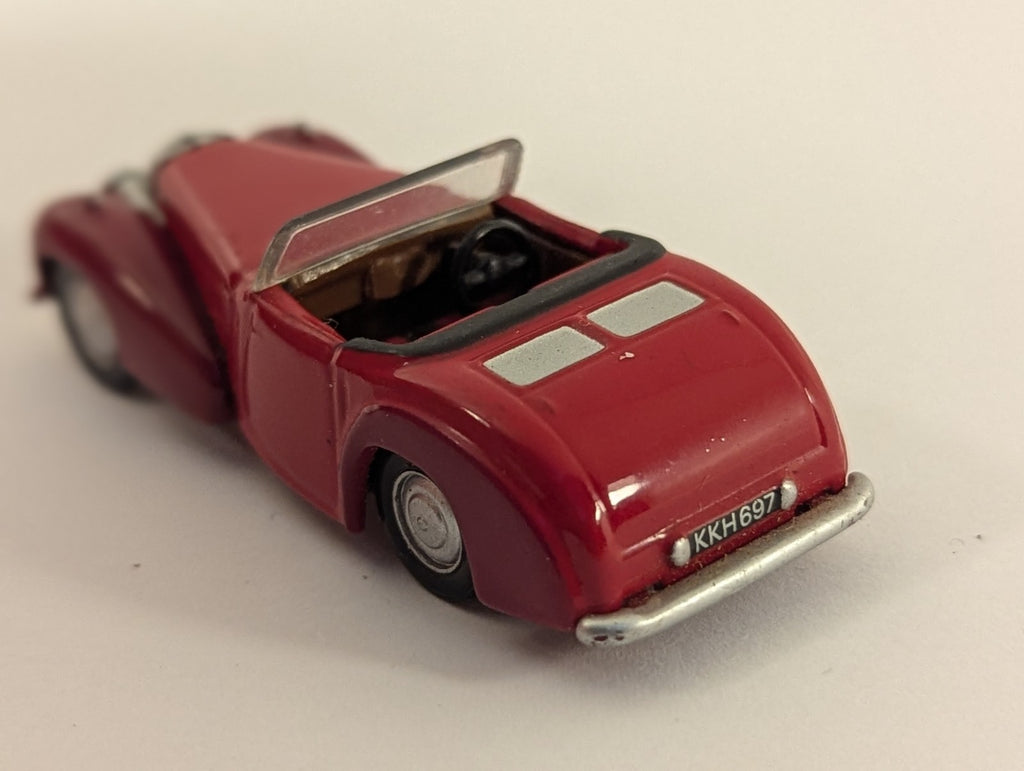 Oxford Diecast 76TR004 1:76 Triumph Roadster Maroon KKH 697