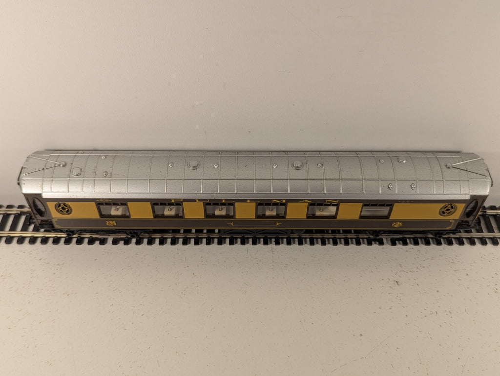 Hornby OO Gauge Pullman Parlour Car Passenger Coach Pullman Umber & Cream