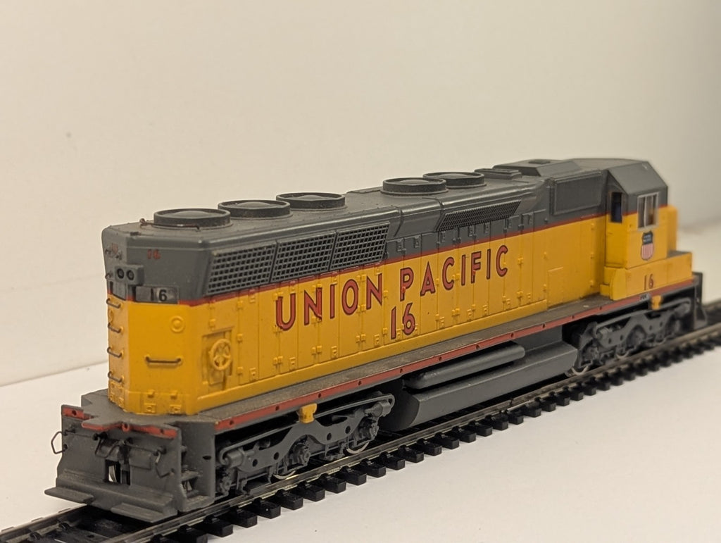 Bachmann HO Scale EMD GP40 Diesel Locomotive 16