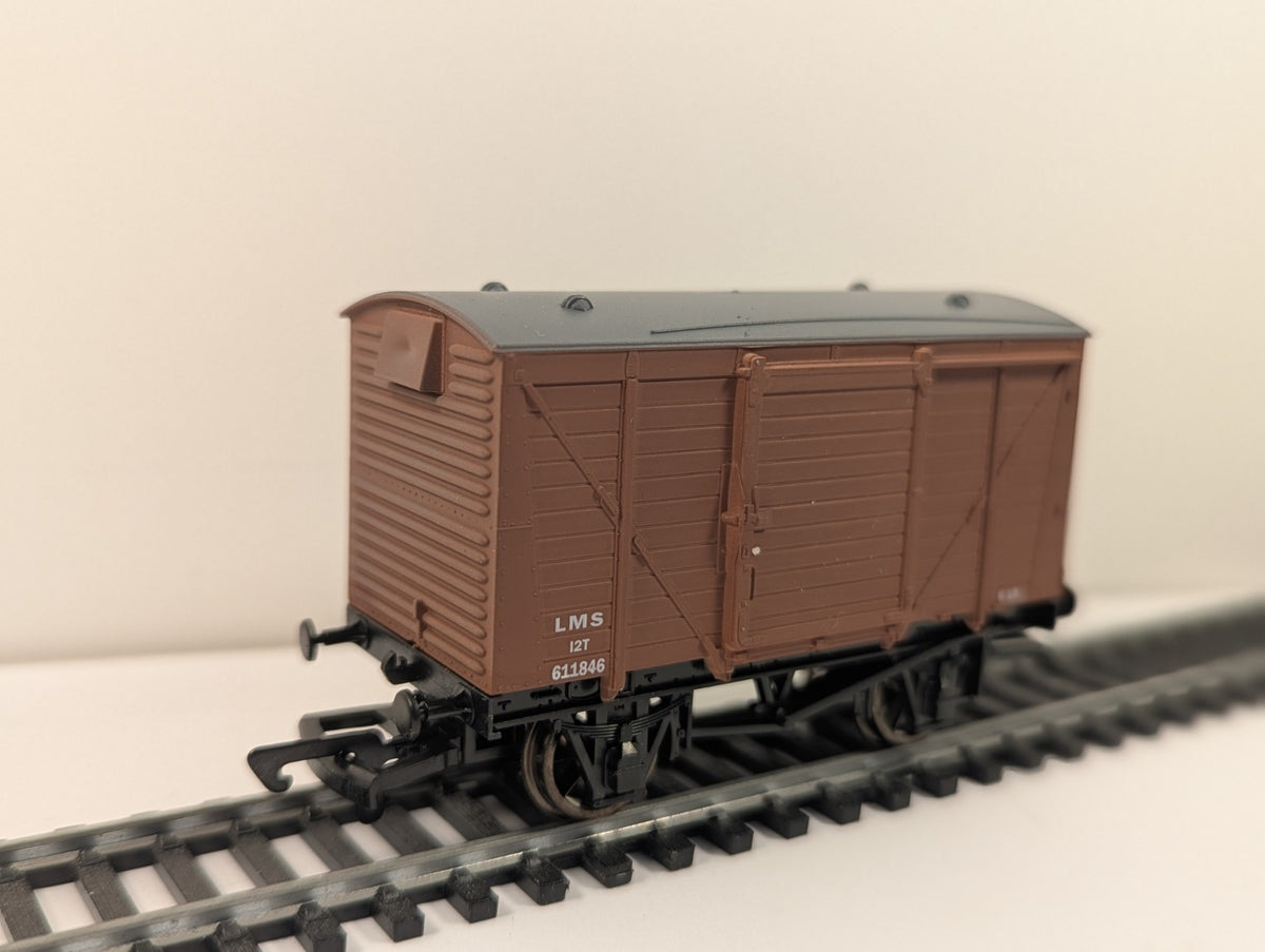 Dapol B567 OO LMS Vent Van
