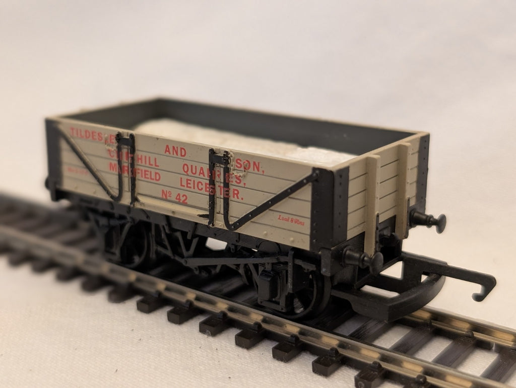 Hornby OO Gauge 5 Plank Open Wagon Tildesley and Son Goods Wagon 42