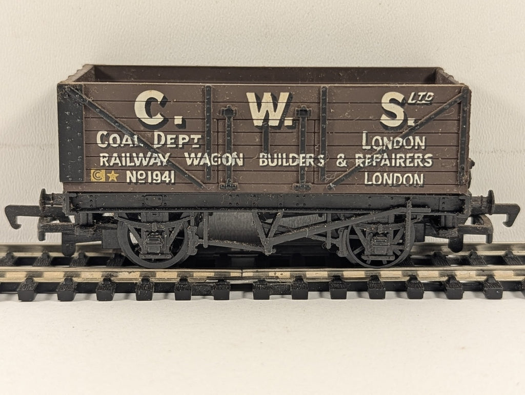 Mainline Railways OO Gauge 7 Plank Wagon C.W.S. Goods Wagon 1941 C.W.S. Brown