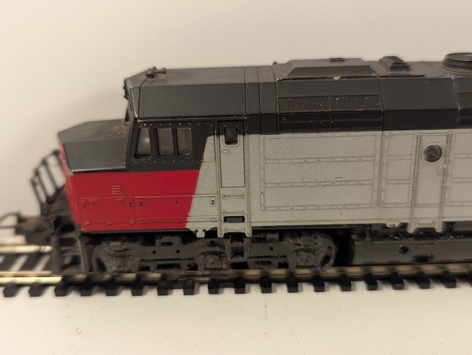 Lima HO Gauge Amtrak #523 Diesel Locomotive (Split from Starter Set)