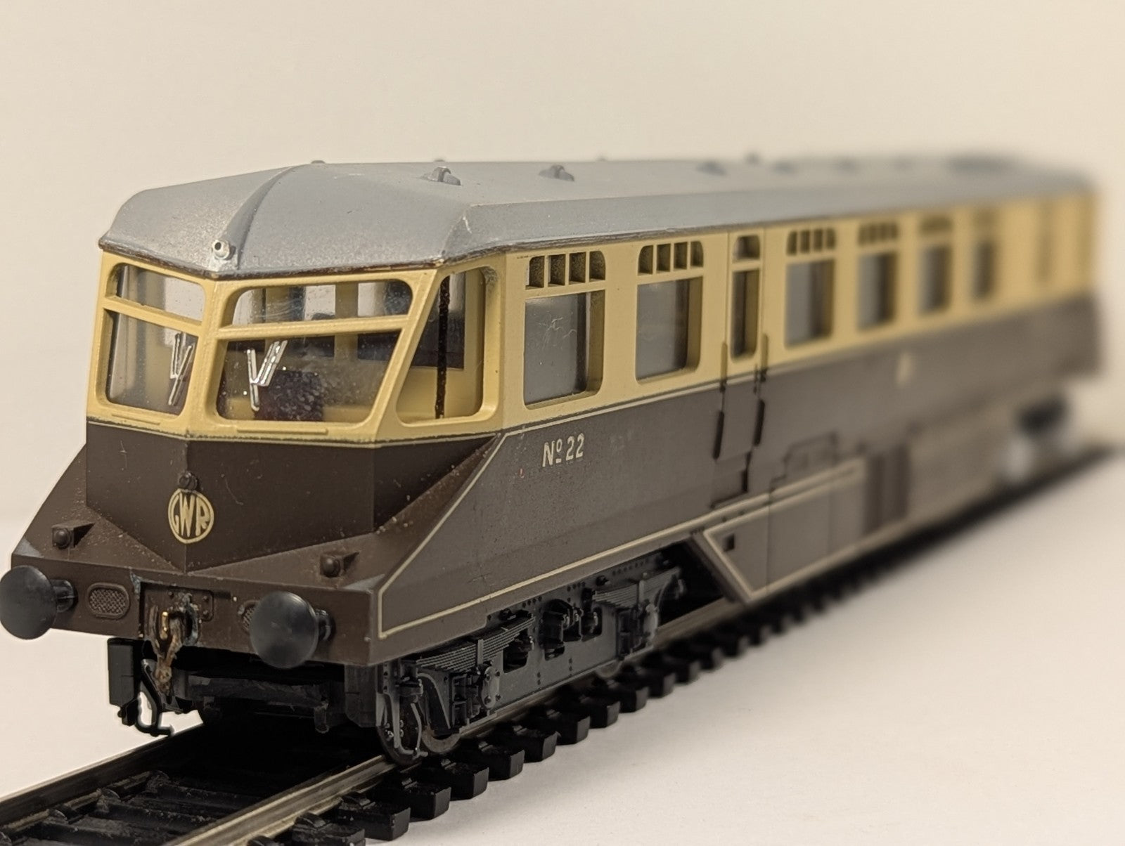 Lima OO Gauge GWR Diesel Railcar No. 22 Chocolate & Cream - Boxed