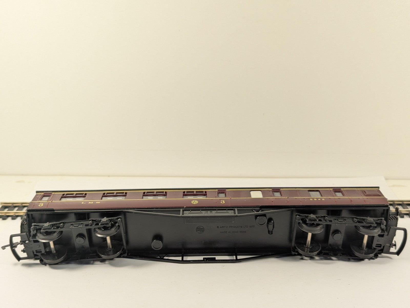 Airfix 54204-7 OO Gauge LMS 57ft Brake 3rd Corridor Coach Boxed