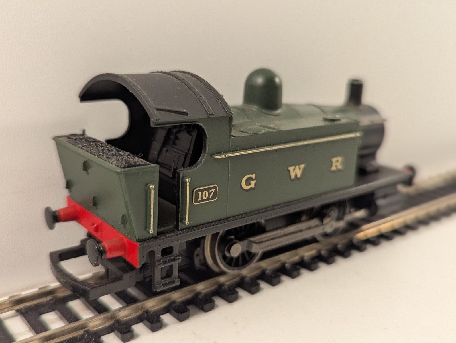 Hornby OO Gauge Class 101 GWR Industrial Locomotive No.107