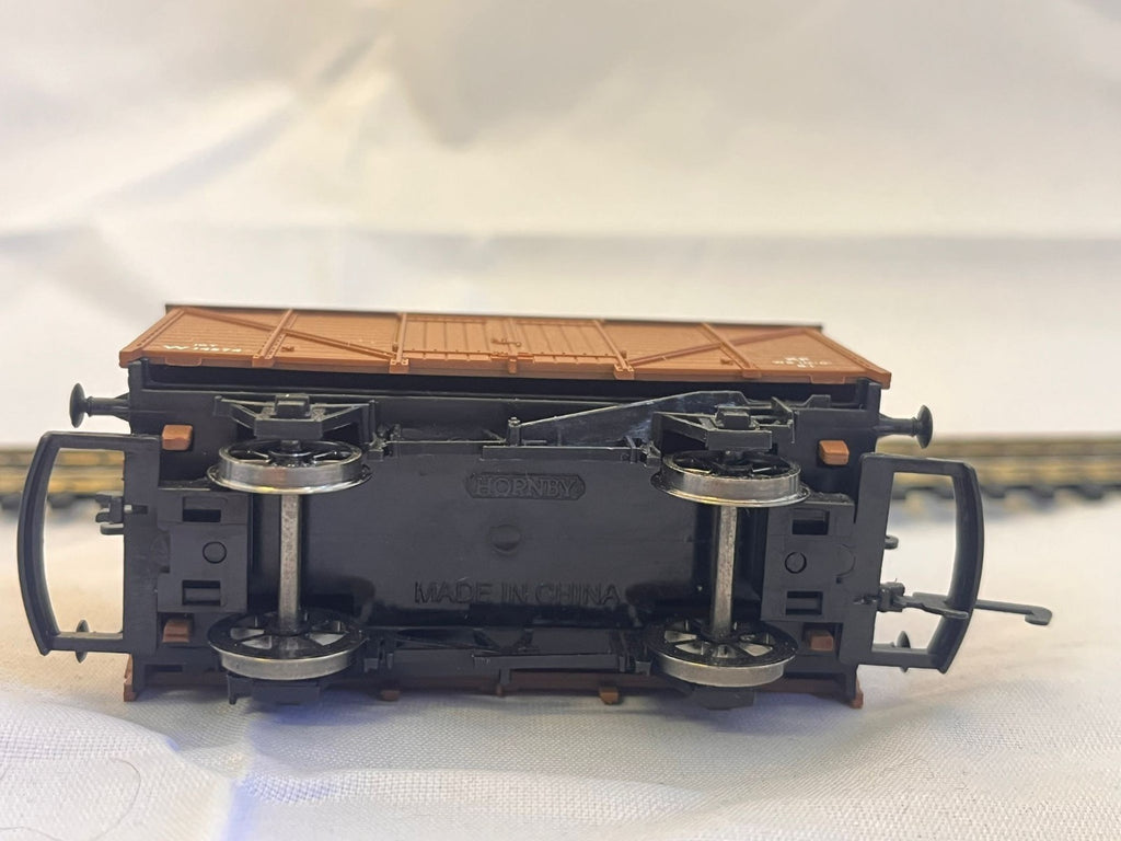 Hornby R6271 BR Brown 10 Ton Ventilated Van