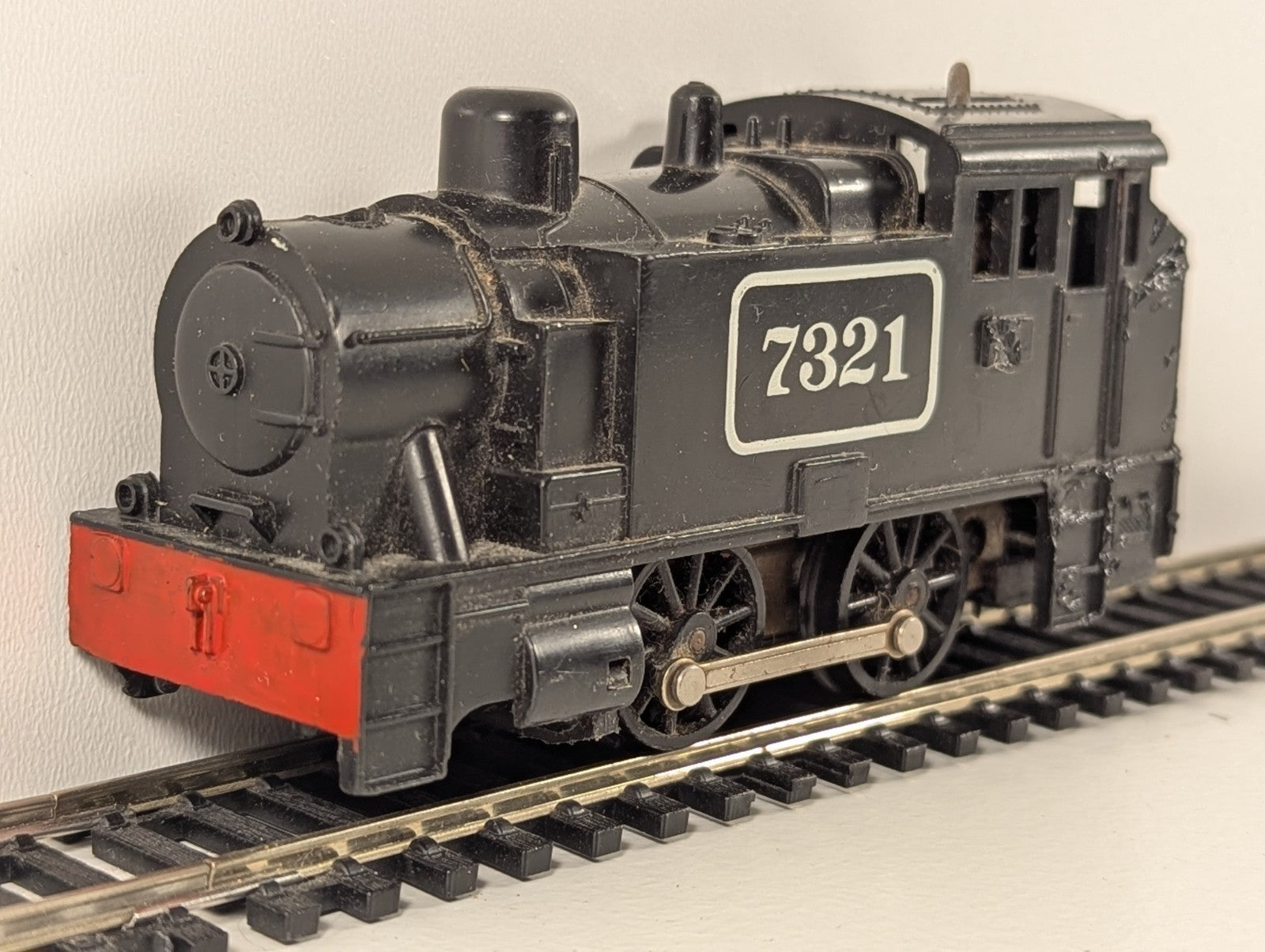 Tri-ang Hornby – Clockwork Locomotive (7321, Missing Funnel / No Key) – OO Gauge