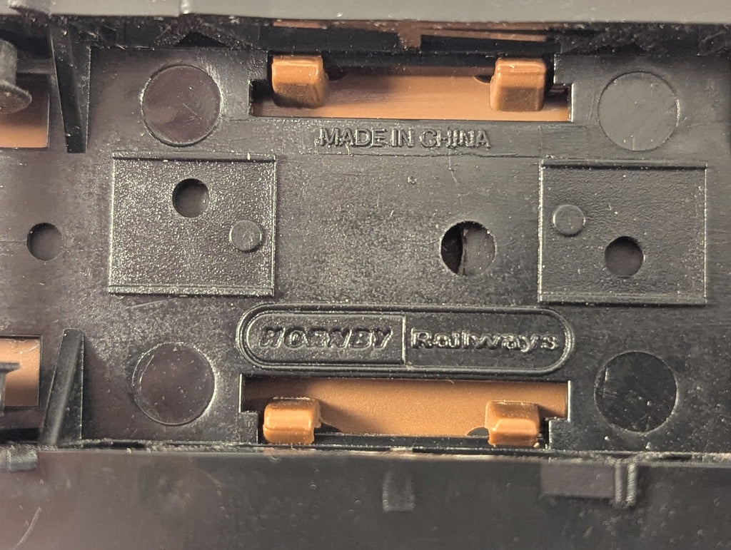 Hornby OO Gauge BR 20 Ton Goods Brake Van B952042 BR Bauxite
