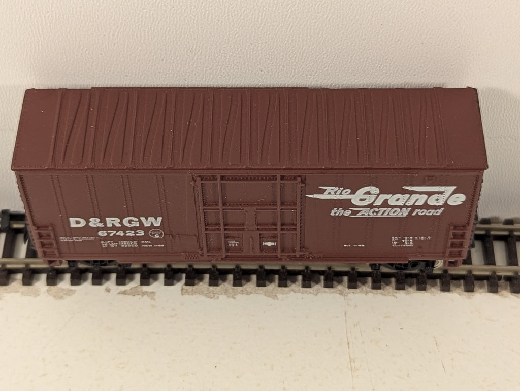 Bachmann N Gauge Denver & Rio Grande Western Hi-Cube Box Car - Missing Coupler