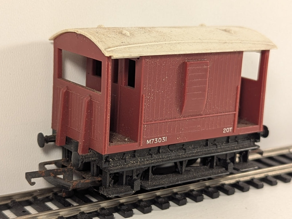 Tri-ang Railways R16 OO Gauge 20-Ton Brake Van