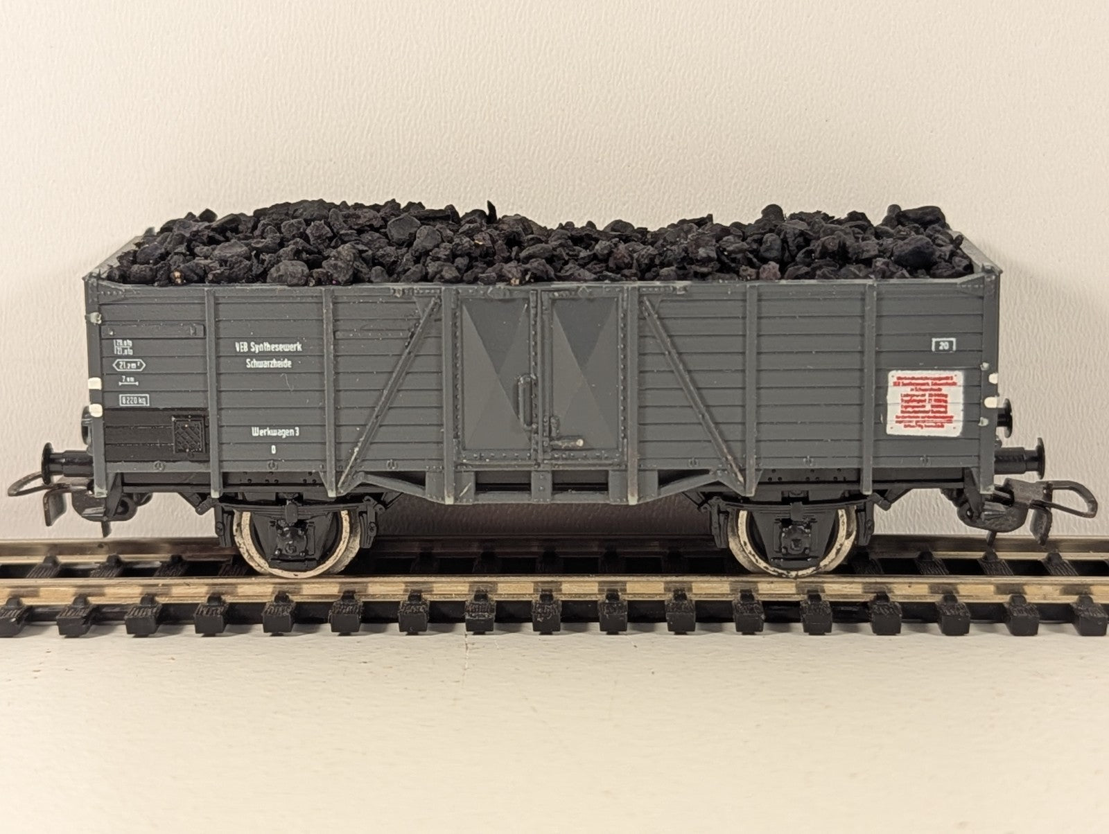 Piko HO Gauge VEB Synthesewerk Schwarzheide Werkwagen 3 Wagon