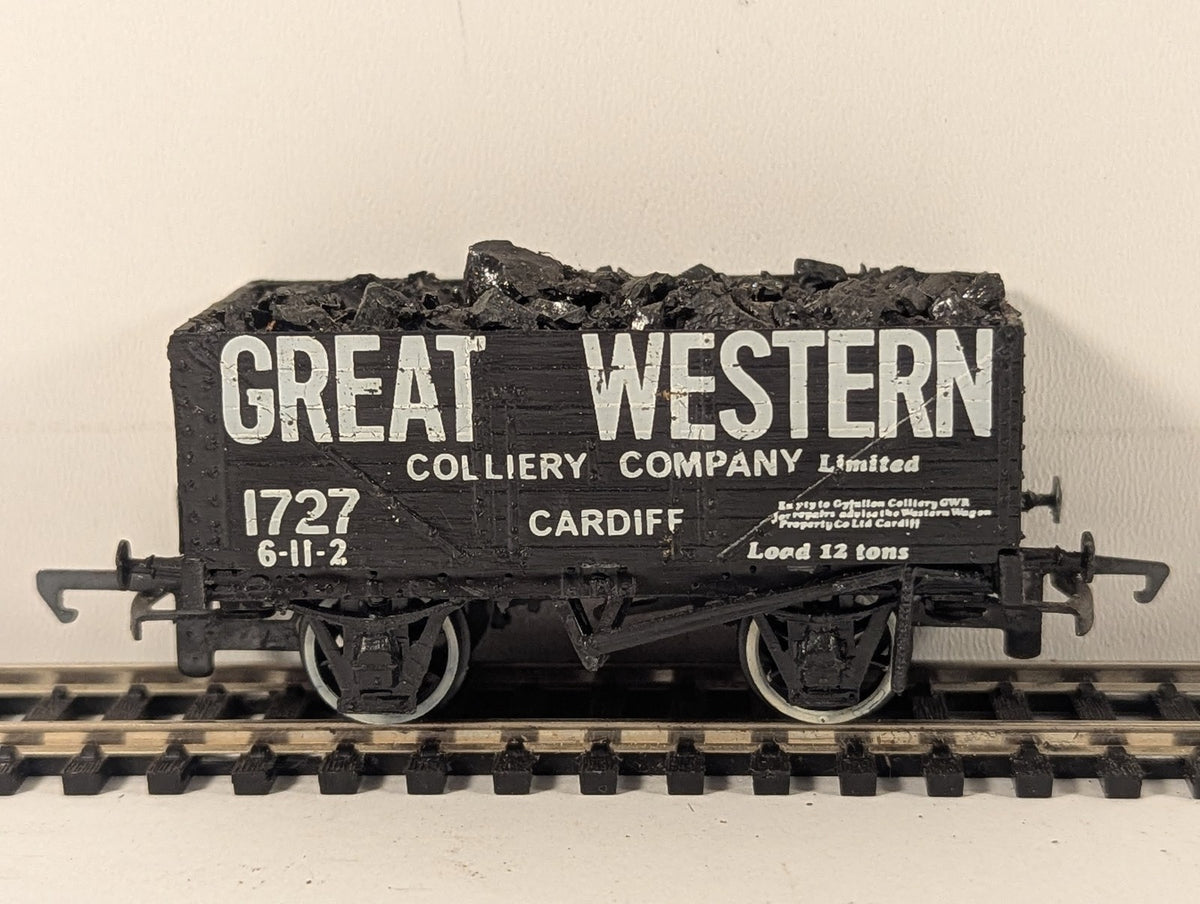 Hornby OO Gauge 7 Plank Open Wagon Great Western Colliery Goods Wagon 1727 R6056