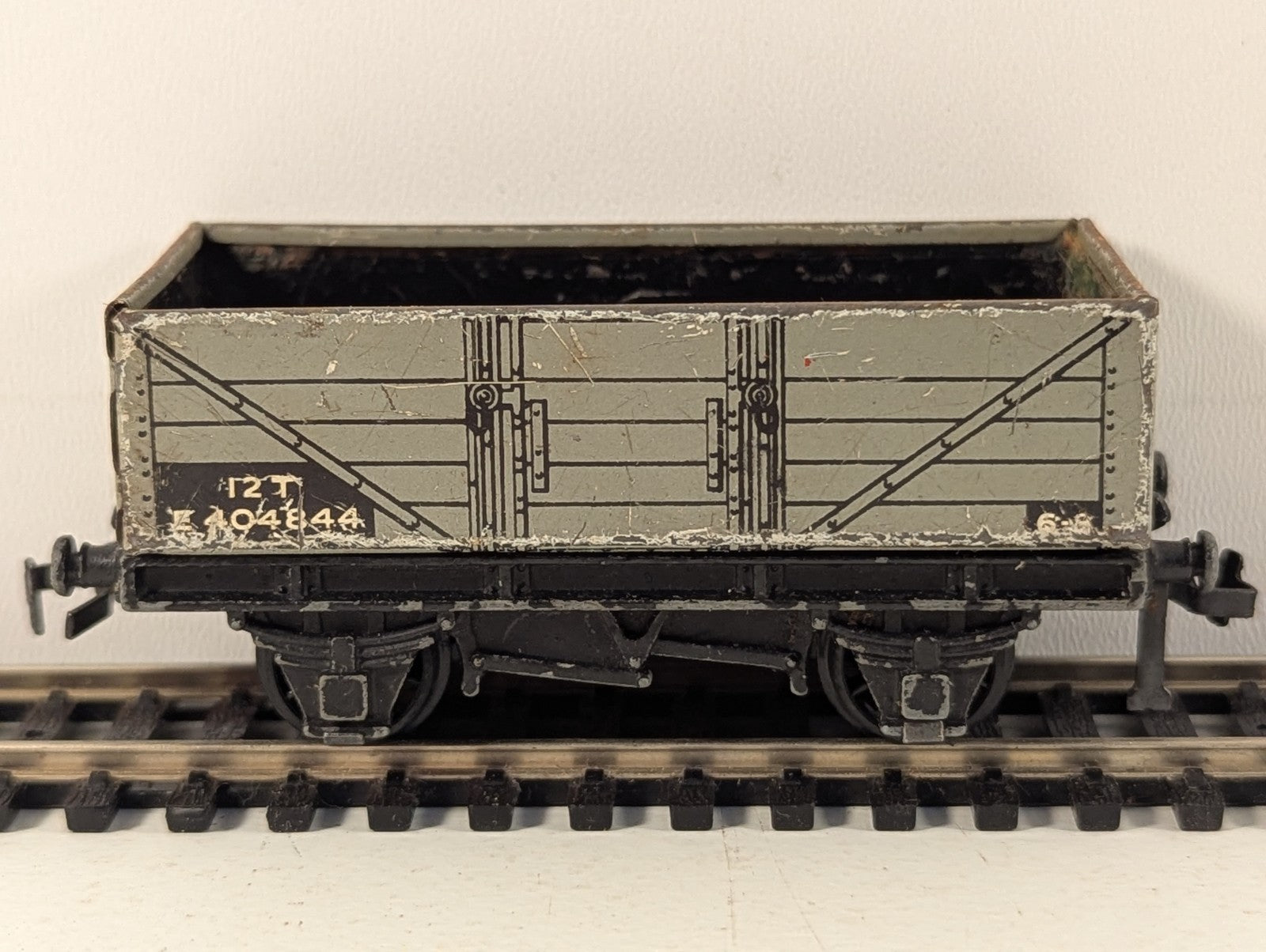 Hornby Dublo 32075 BR 12 Ton 5 Plank Open Wagon OO Gauge - Damaged Decals