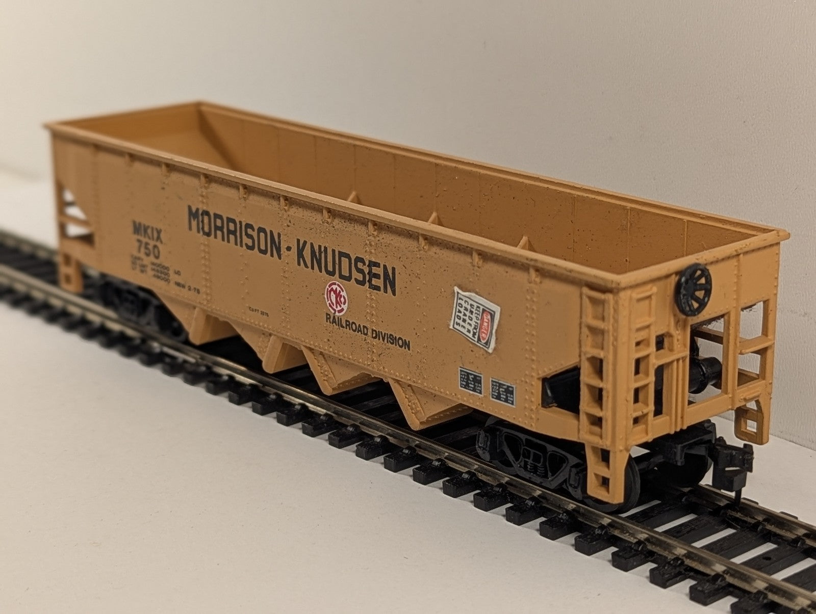 Bachmann HO Gauge Morrison-Knudsen 3-Bay Hopper Wagon Goods Wagon MKIX 750