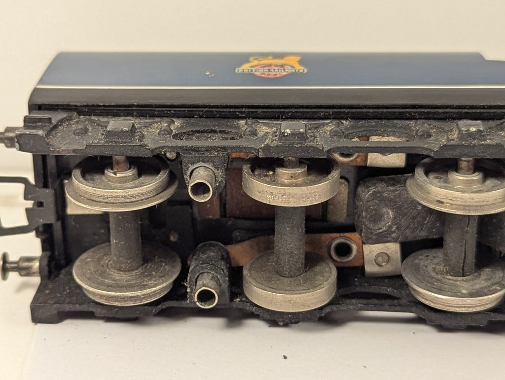 Graham Farish OO Gauge Southern Railway Merchant Navy Locomotive – Spares/Repair