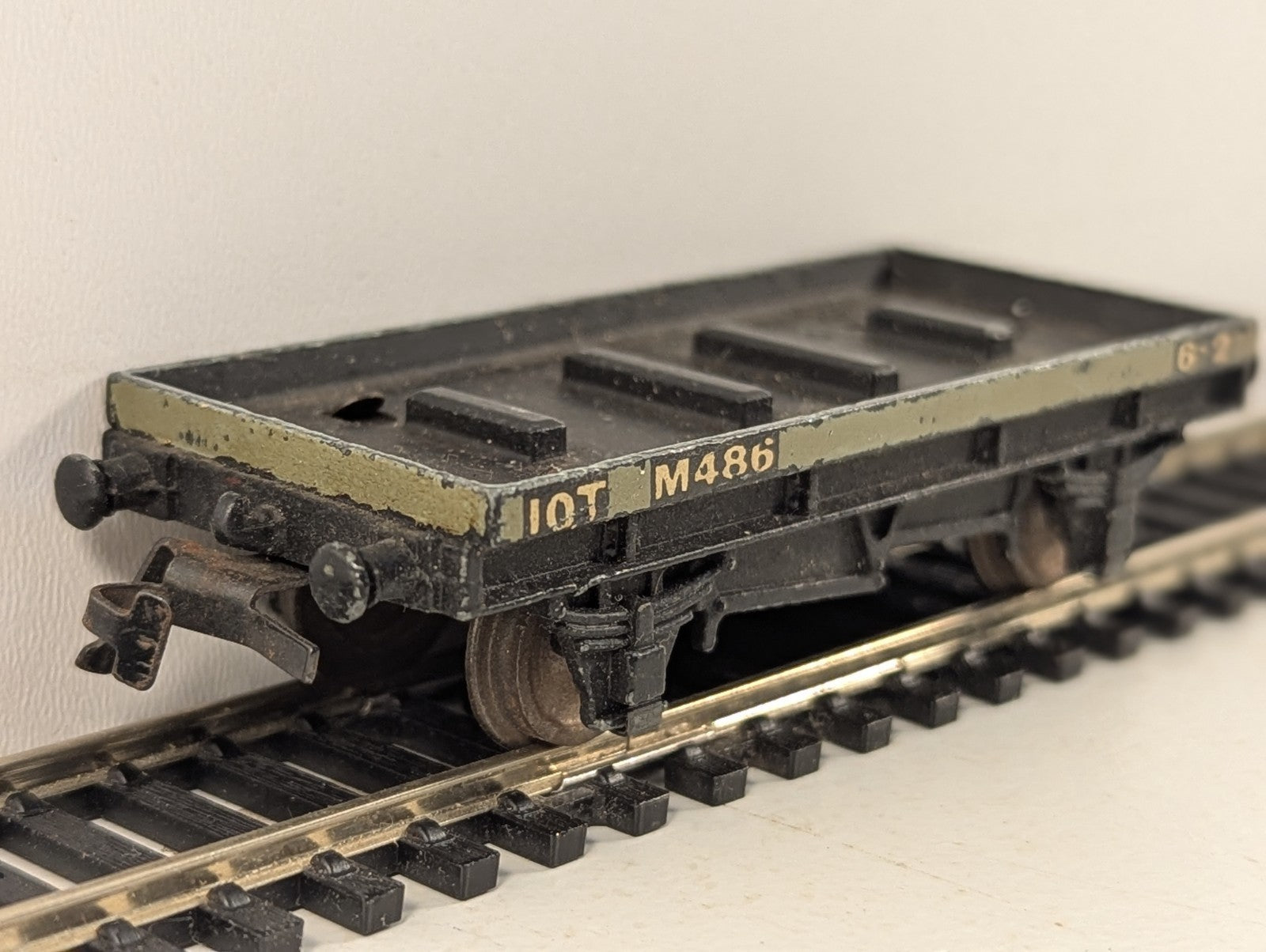 Hornby Dublo OO Gauge D1 Low Sided Wagon Wagons M486 BR Grey