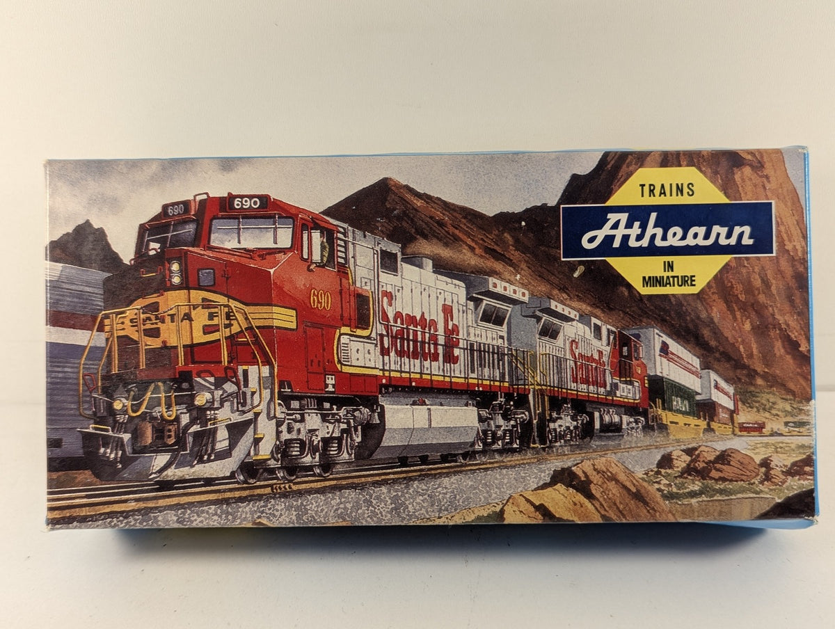 Athearn HO Gauge Maine Central 50ft Plug Door Boxcar 9625 Maine Central (Orange)
