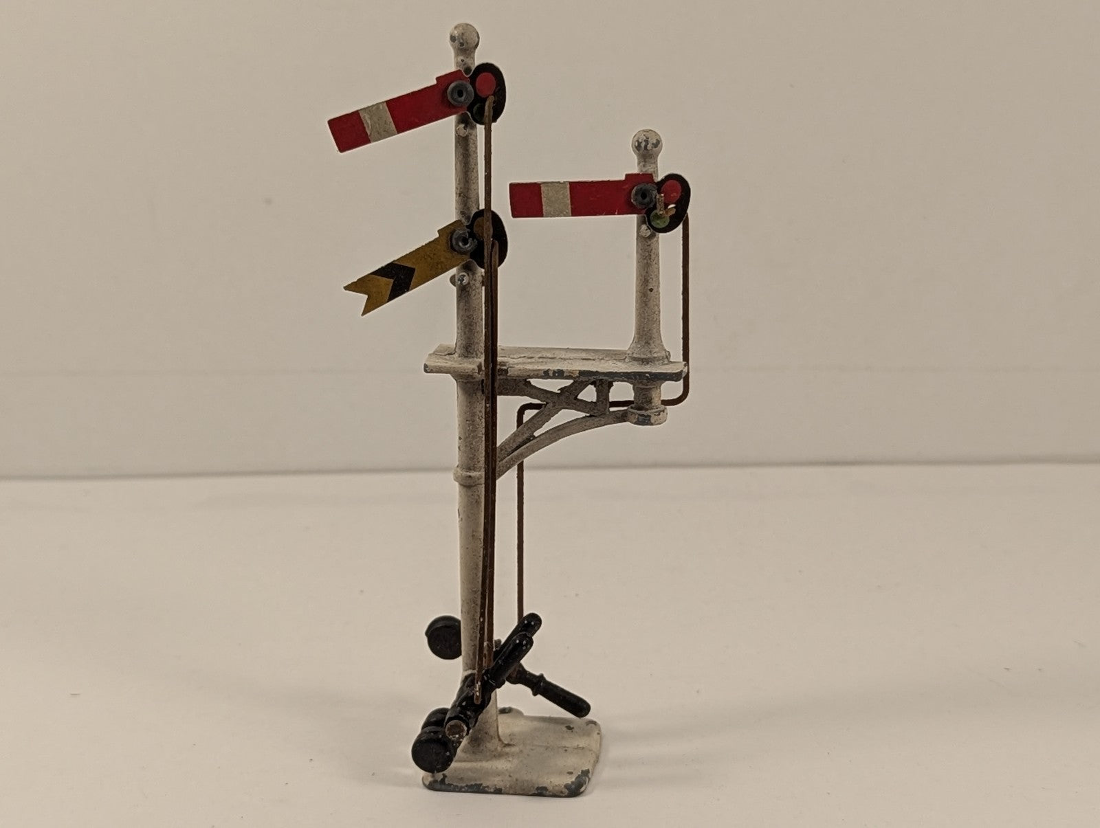 Crescent OO Gauge Junction Bracket Signal White