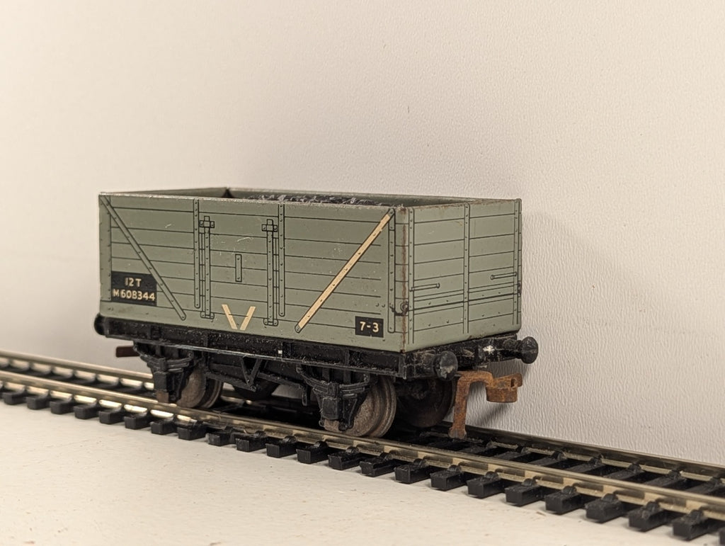 Hornby Dublo 32030 OO Gauge BR Grey D2 Coal Wagon with Coal Load - Boxed