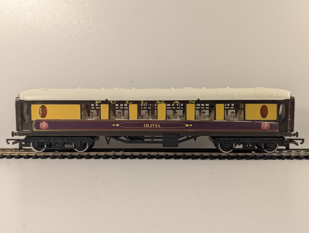 Hornby OO Gauge Pullman Coach "Olivia"
