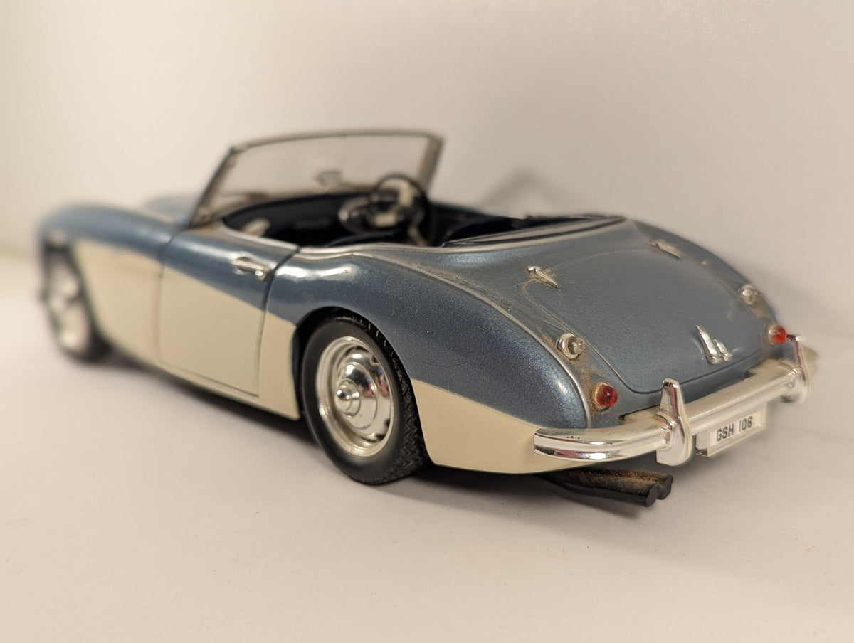 ERTL 1:18 1956 Austin-Healey 100-Six Die-cast Car GSH 106 Blue and Cream 7459
