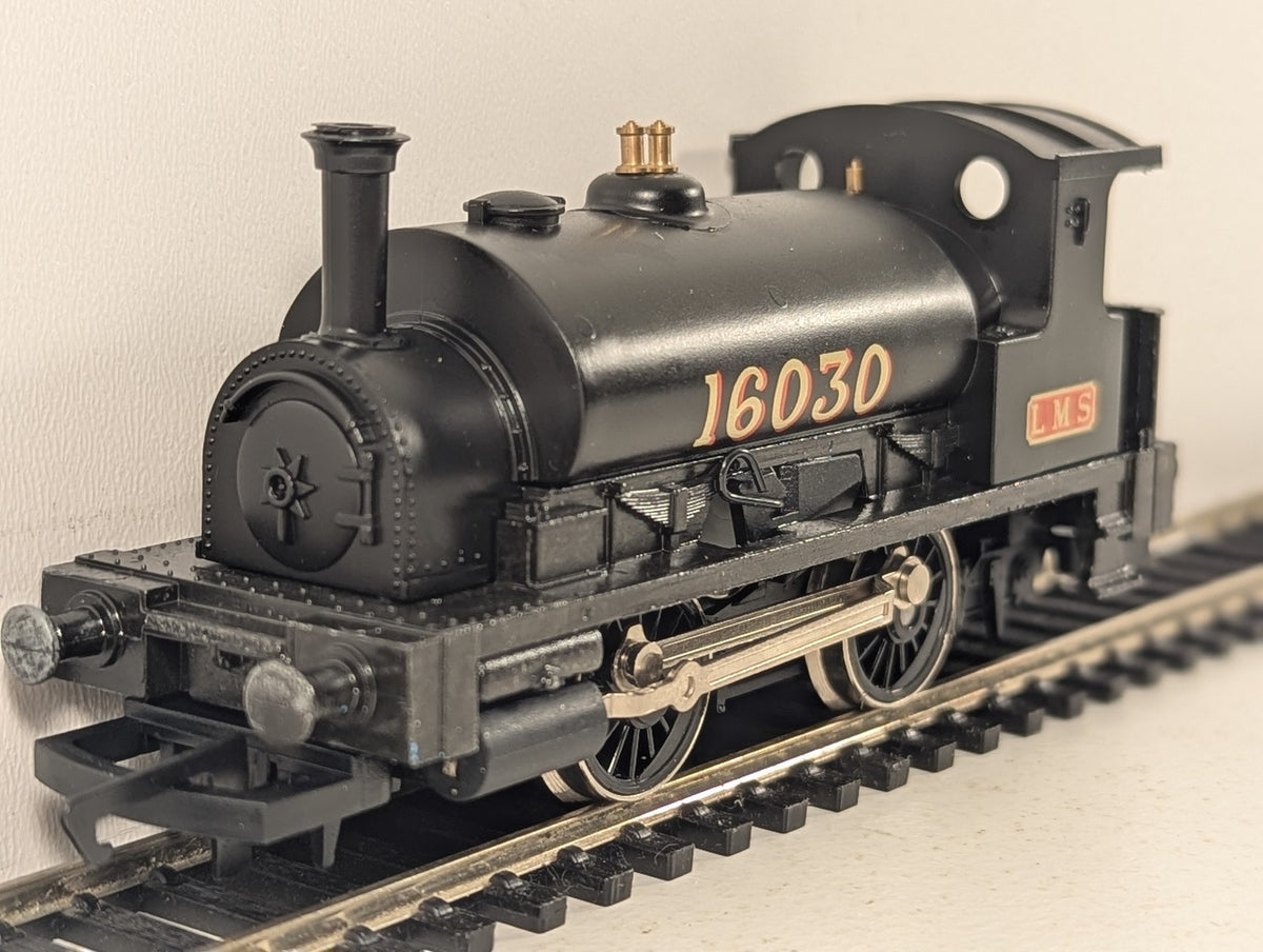 Hornby OO Gauge Class 0F 0-4-0ST Steam Locomotive 16030 LMS Black R.337