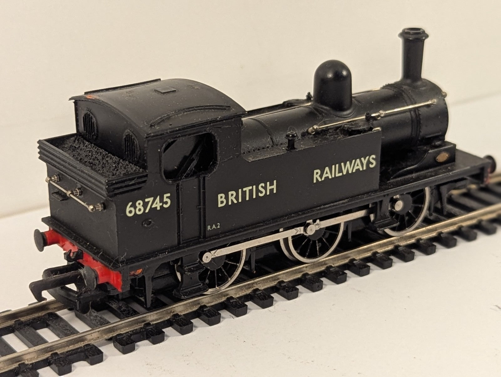 Mainline Class J72 0-6-0T Tank Locomotive BR Black No.68745  - Needs Attention