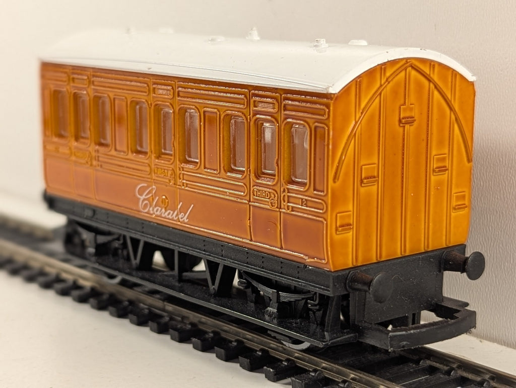 Hornby R112 Thomas the Tank Engine Clarabel 4-Wheel Passenger Coach