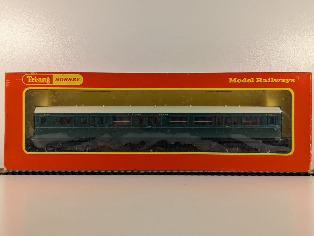 Tri-ang Hornby OO Gauge Southern Railway First/Third Composite Coach