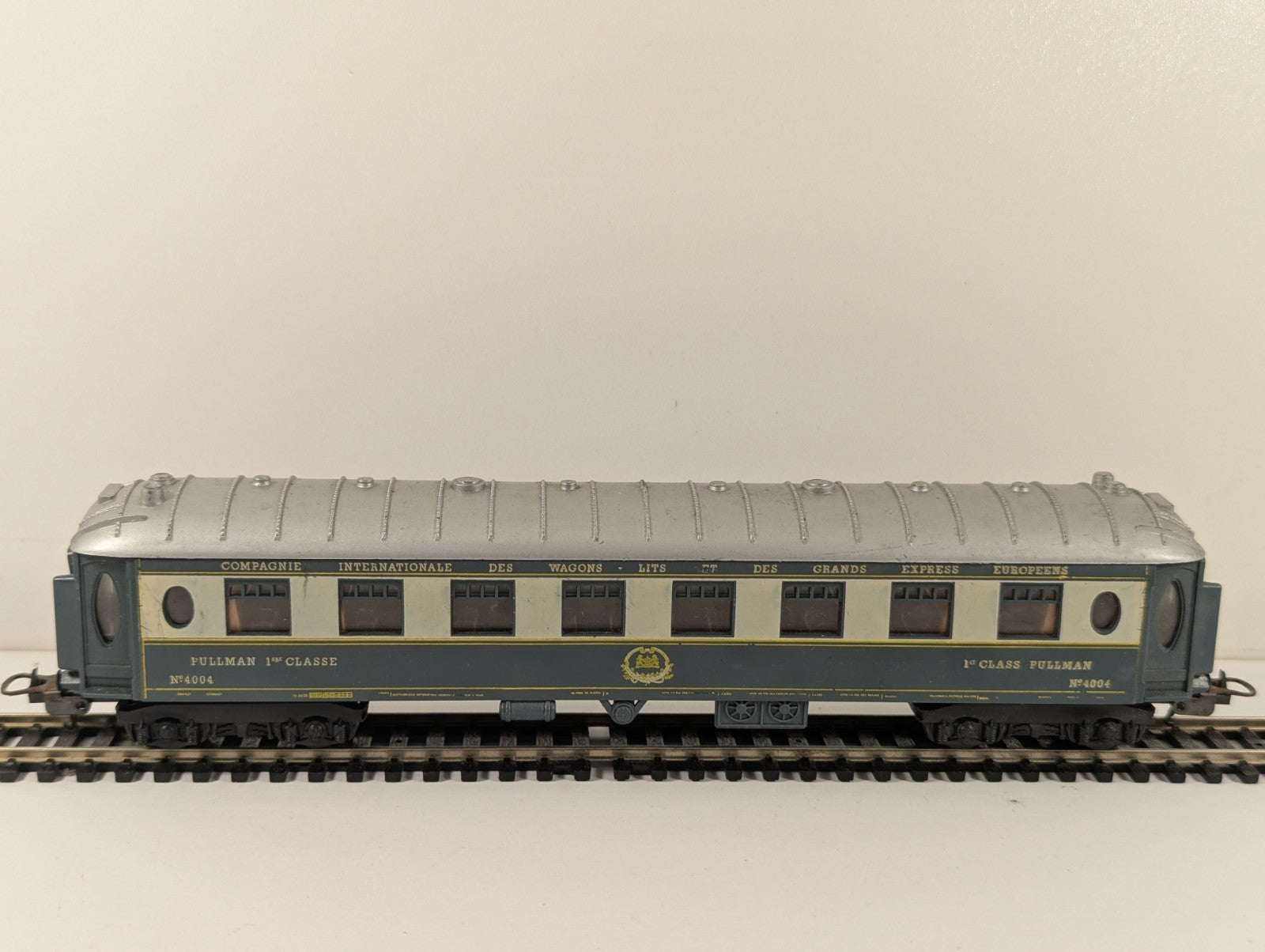 Lima HO Gauge CIWL Pullman 1st Class Coach 4004