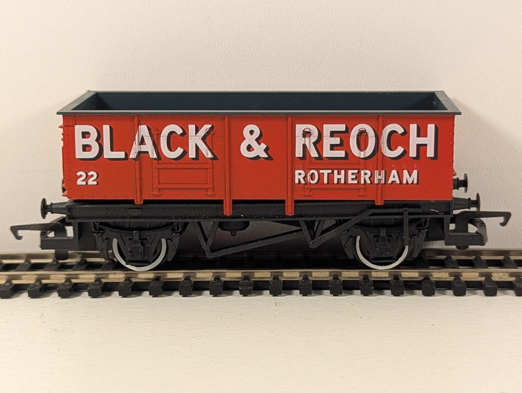 Hornby R.021 OO Gauge “Black & Reoch” Mineral Wagon
