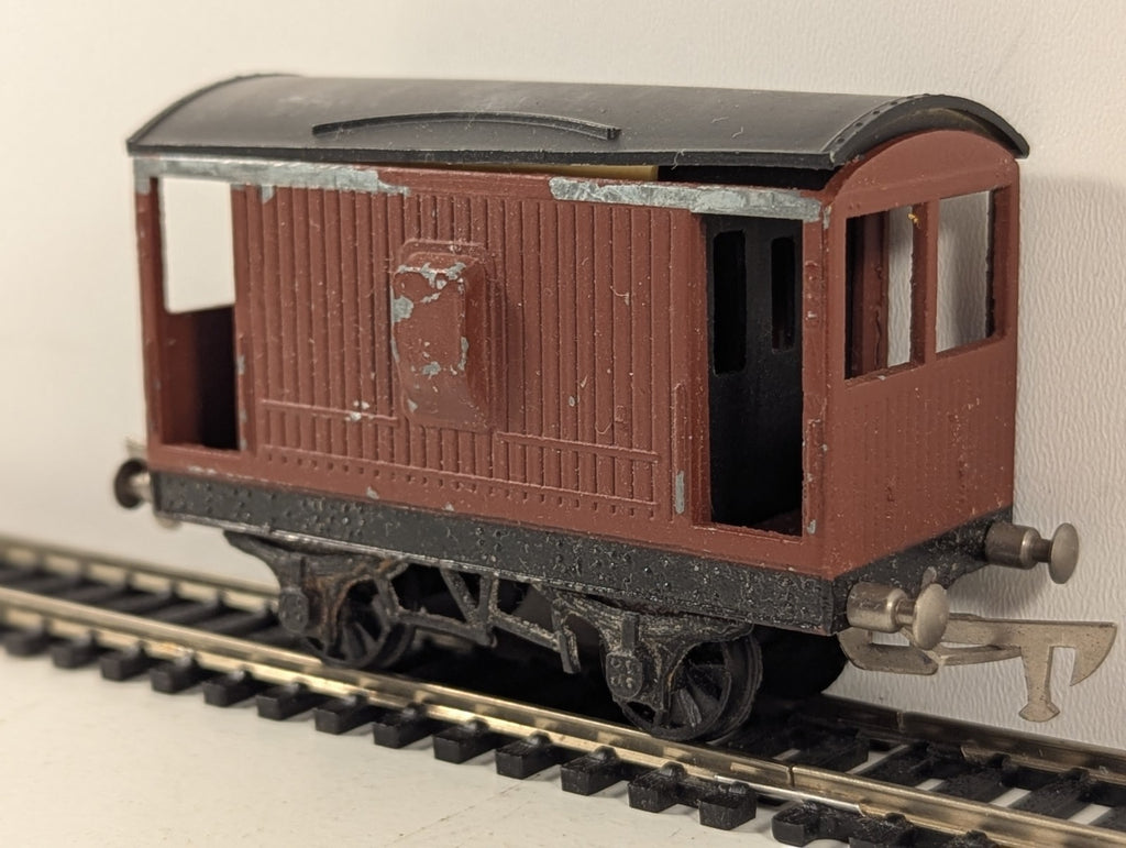 Graham Farish NE Brown 20T Brake Van