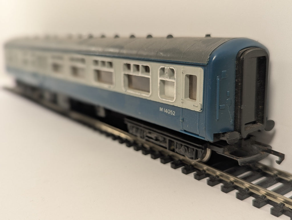 Hornby OO Gauge BR Mk1 BSK Brake Second Corridor Coach Passenger Coach M14052