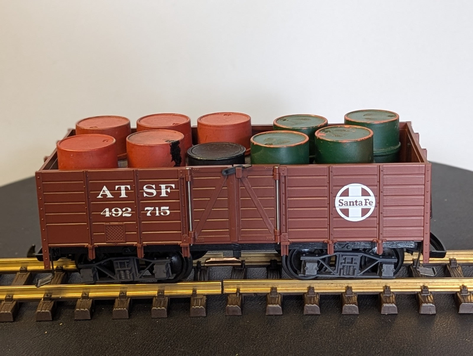 LGB G Gauge ATSF Santa Fe 492 715 Open Wagon with Load