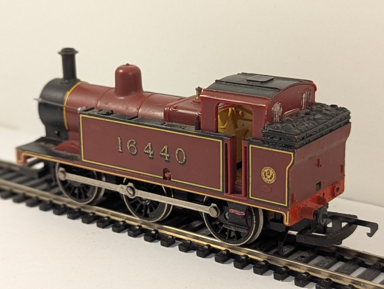 Hornby OO Gauge LMS Class 3F Jinty 0-6-0T LMS Maroon Damaged
