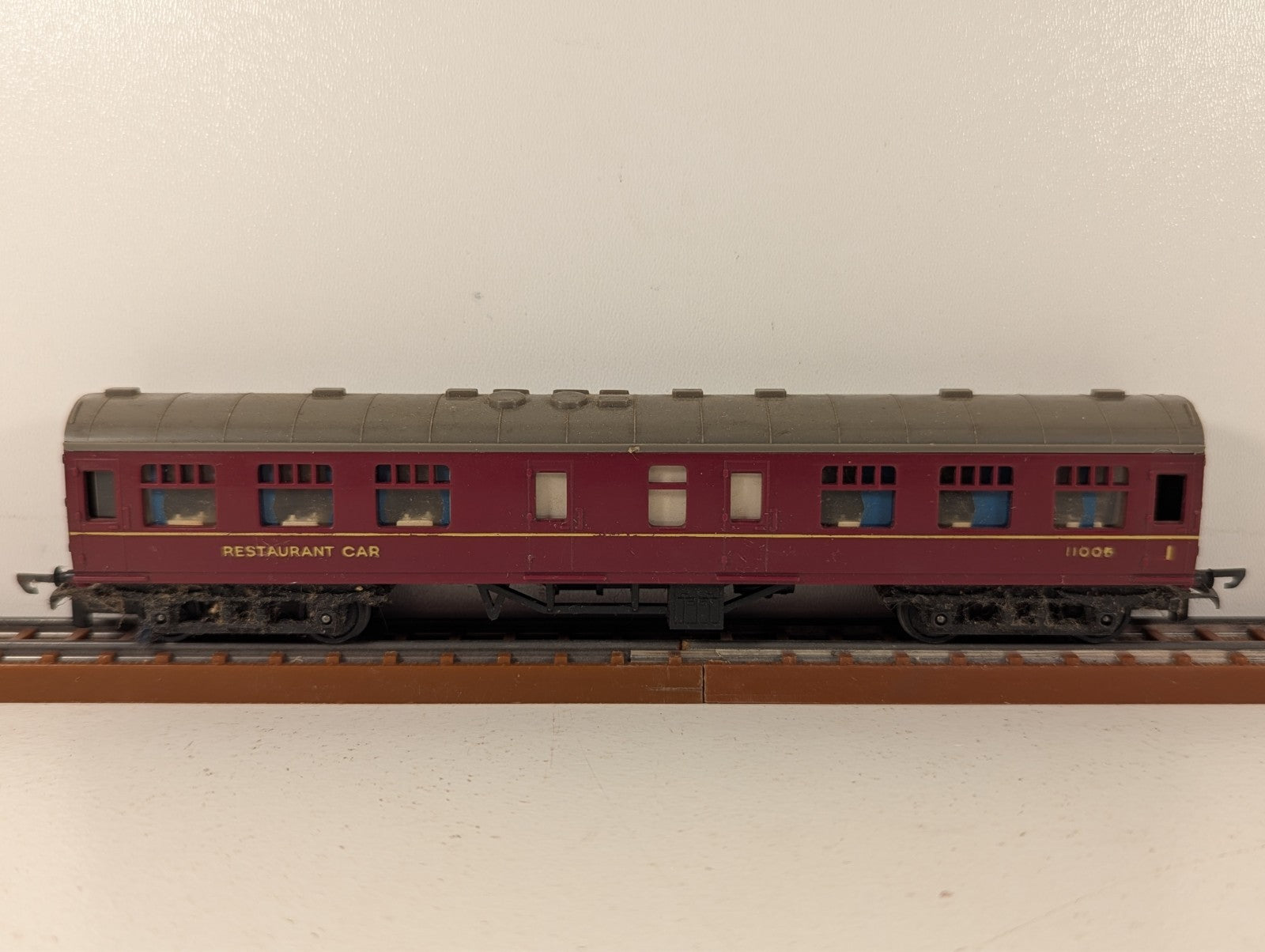 Tri-ang Restaurant Coach TT Gauge - Boxed