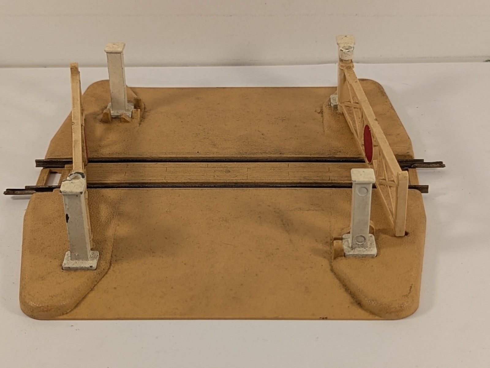 Hornby Dublo 2460 OO Gauge 2-Rail Level Crossing