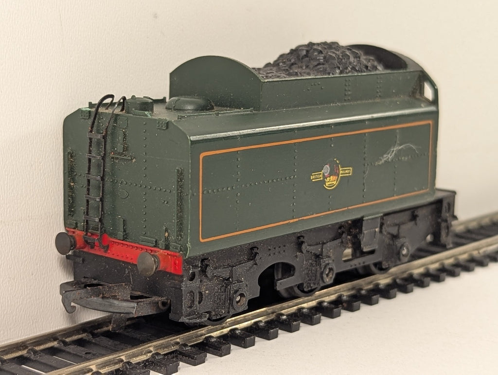 Tri-ang OO Gauge BR 6-Wheel Tender BR Lined Green R.33