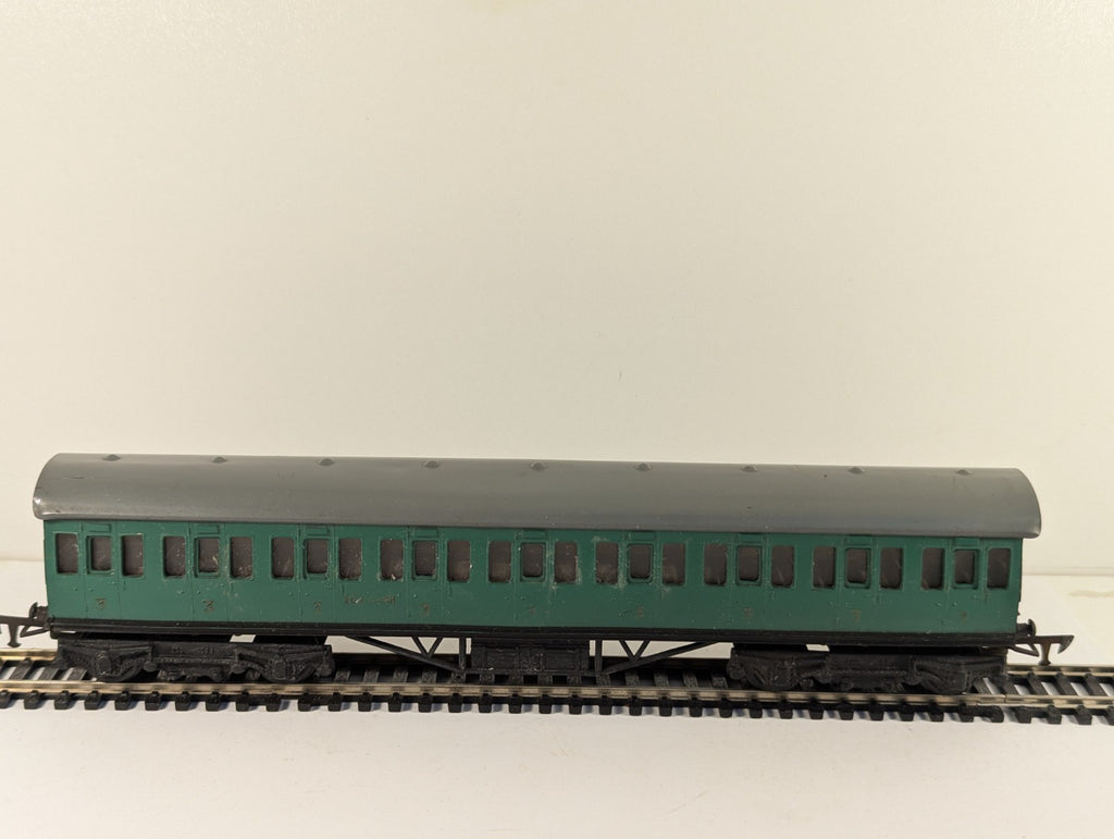 Graham Farish OO Gauge Southern Railway Green 3rd Class Suburban Coach Boxed