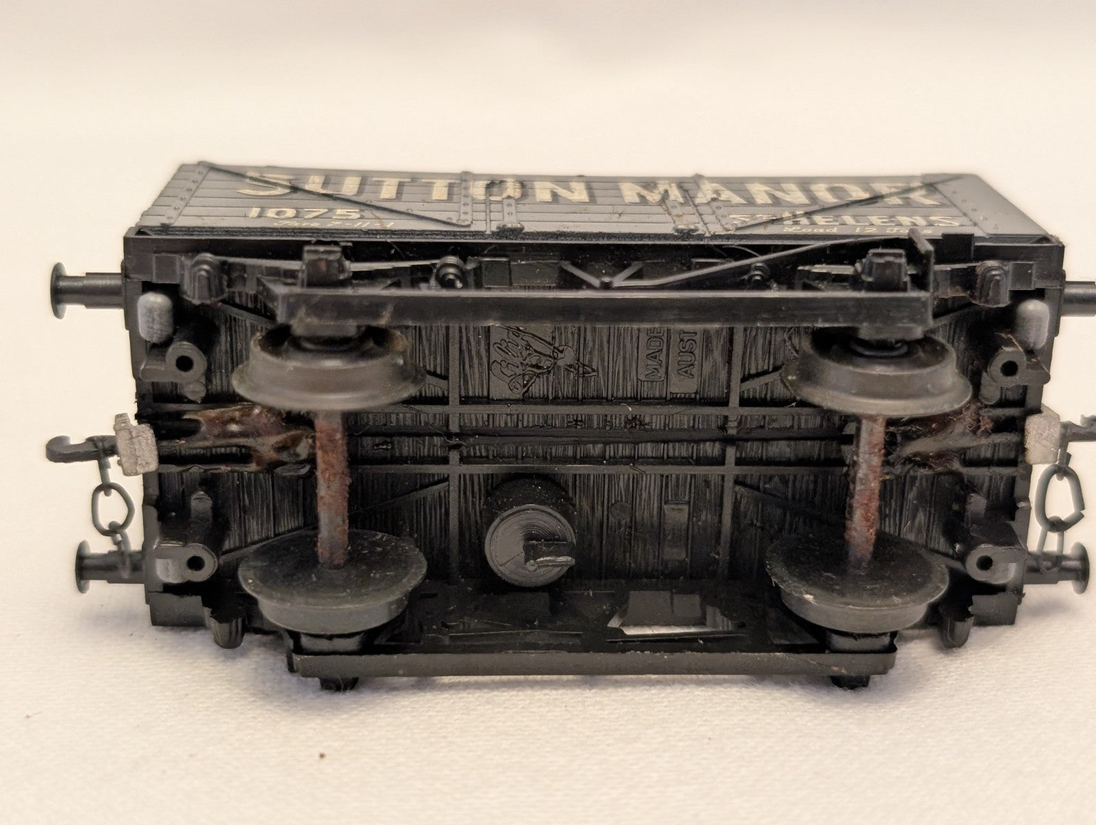 Trix OO Gauge 7-Plank Open Wagon Goods Wagon 1075 Sutton Manor