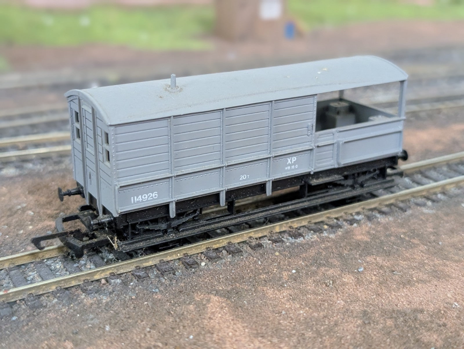 Airfix 54360 OO Gauge BR 20t Brake/Guards Van 114926