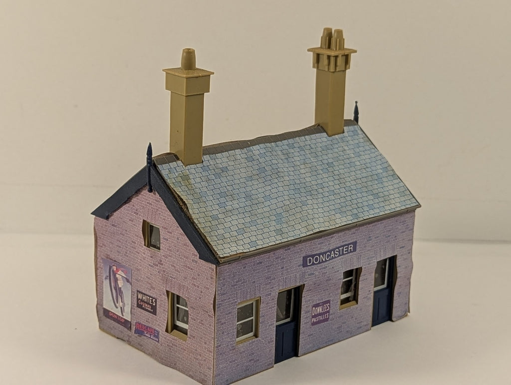 Hornby Dublo OO Gauge Suburban Station Building Doncaster 5085