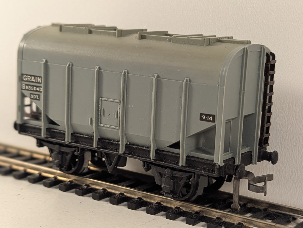 Hornby-Dublo 32067 OO Gauge 20-Ton Bulk Grain Wagon - Boxed - Missing Coupling