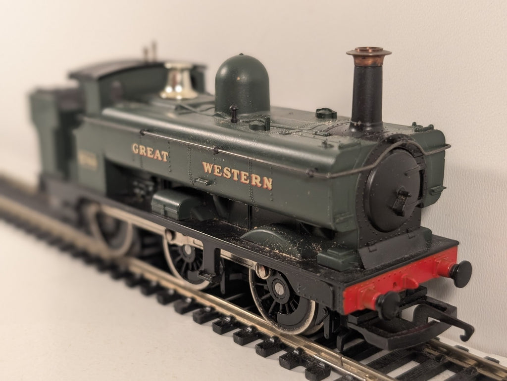 Hornby R760A OO Gauge GWR 2721 Class 0-6-0 Pannier Tank GWR Green