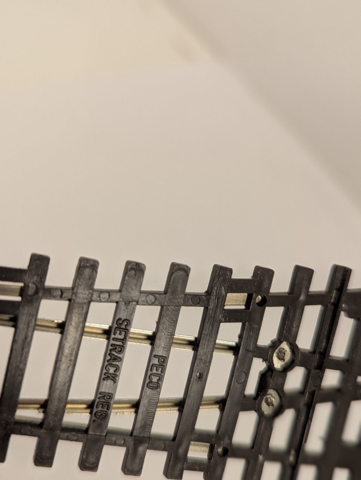 Peco OO Gauge Setrack Right Hand Point